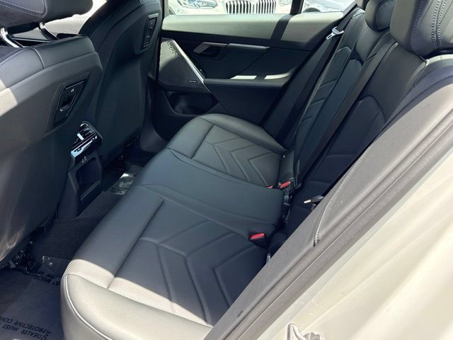 Used 2026 BMW 530i w/ M Sport Package RWD image 32