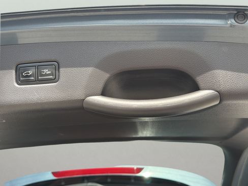 Used 2024 Kia Carnival SX FWD image 28