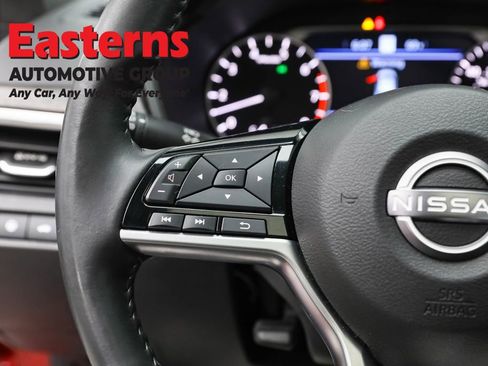 Used 2023 Nissan Altima 2.5 SV w/ SV Premium Package image 15