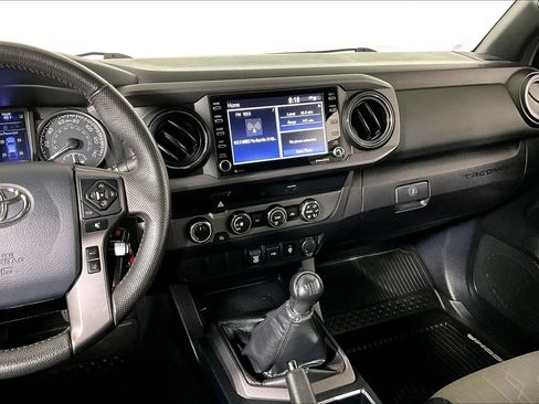 Used 2020 Toyota Tacoma TRD Sport image 6