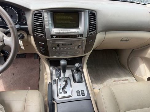 Used 2007 Toyota Land Cruiser AWD/4WD image 15