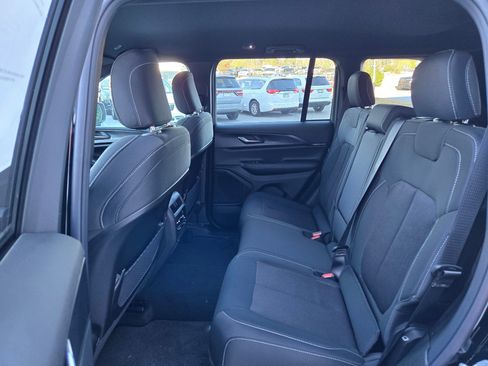 New 2025 Jeep Grand Cherokee Laredo image 26