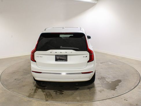 Used 2025 Volvo XC90 B6 Plus image 4