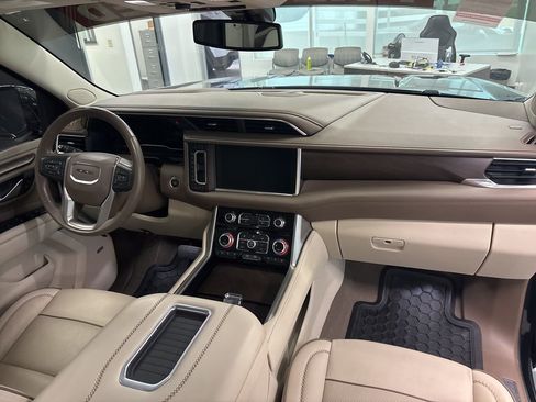 Used 2022 GMC Yukon Denali w/ Max Trailering Package AWD/4WD image 16