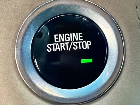 Used 2019 Cadillac Escalade Platinum image 33