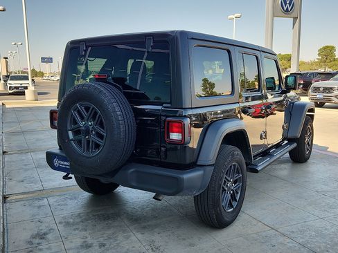 Used 2024 Jeep Wrangler Unlimited Sport AWD/4WD image 5