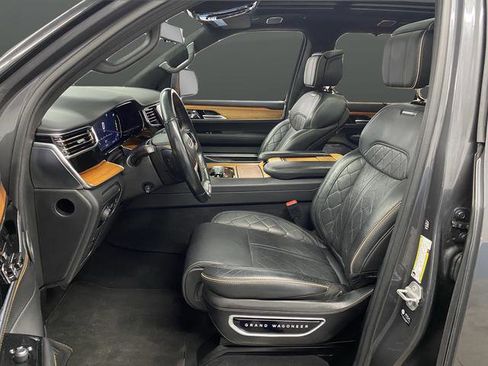 Used 2022 Jeep Grand Wagoneer Series III image 4
