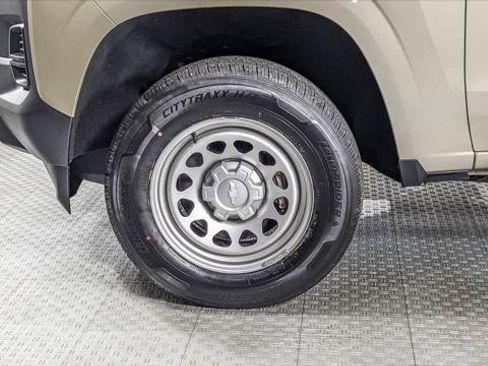 Used 2023 Chevrolet Colorado W/T RWD image 34