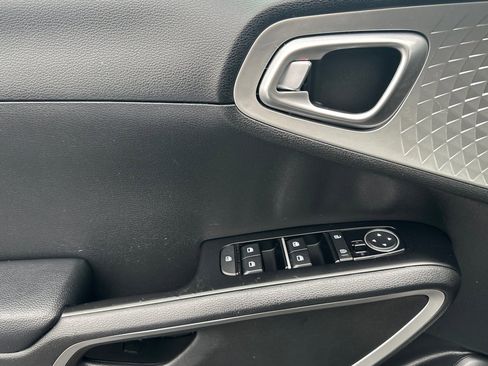 Used 2024 Kia Soul LX w/ Option Group 015 image 12