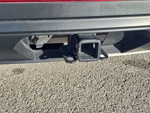 Used 2024 Volkswagen Atlas SE image 4