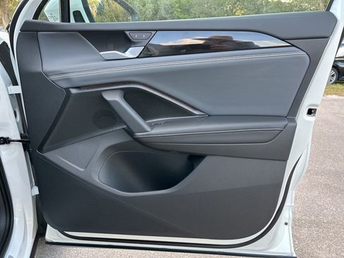 New 2026 Volkswagen Tiguan SEL R-Line image 43