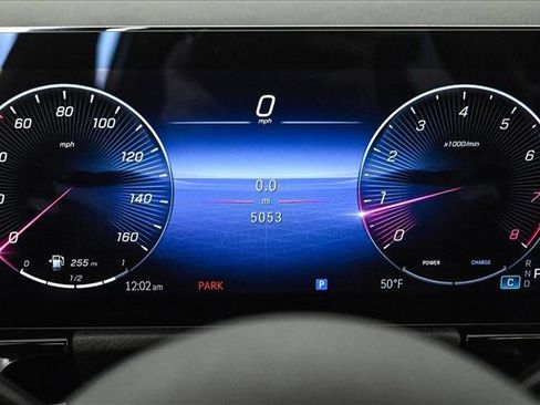 Used 2025 Mercedes-Benz GLA 250 4MATIC image 11