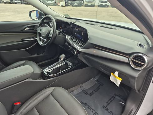 Certified 2025 Chevrolet Trax ACTIV w/ Driver Confidence Package FWD image 28