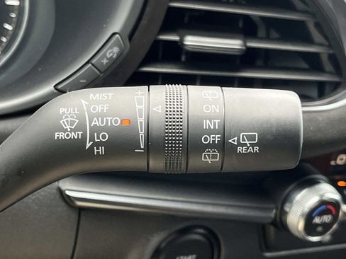 Used 2024 MAZDA MAZDA3 s image 33