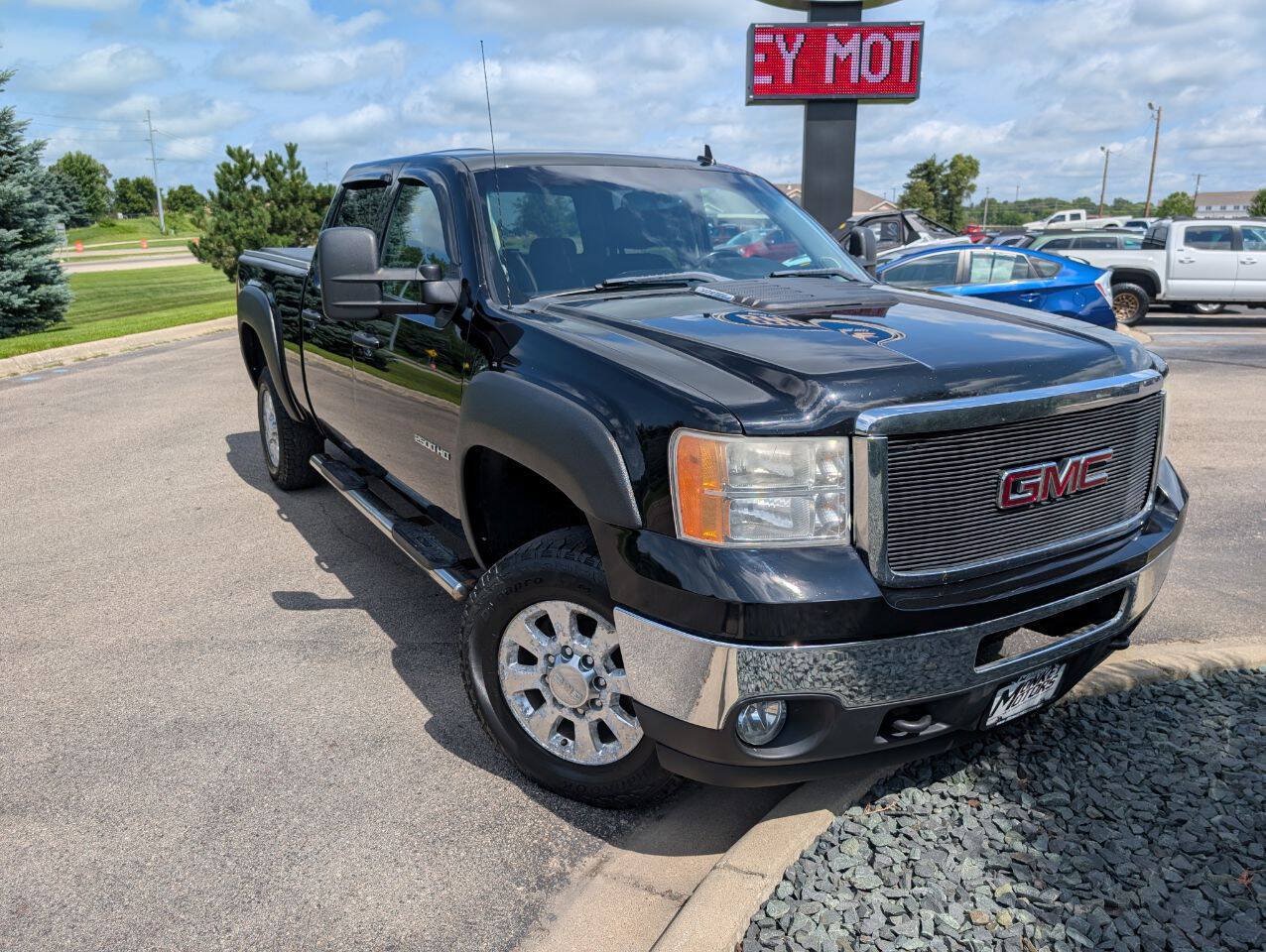 Used 2012 GMC Sierra 2500 SLE AWD/4WD image 2
