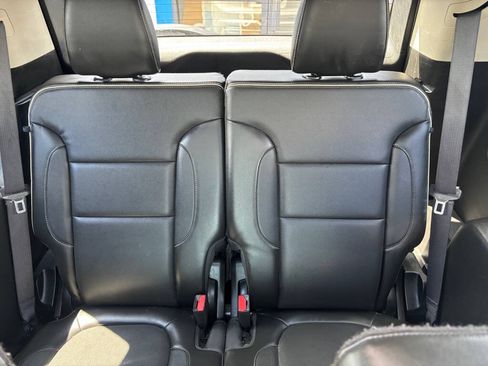 Used 2017 GMC Acadia Denali w/ Technology Package FWD image 10