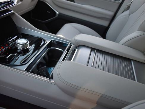 New 2026 Jeep Grand Wagoneer Limited w/ Premium Group II AWD/4WD image 24