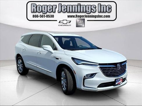 Used 2022 Buick Enclave Essence w/ Experience Buick Package image 5