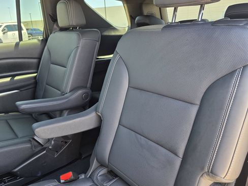 Used 2024 Chevrolet Traverse LT AWD/4WD image 25