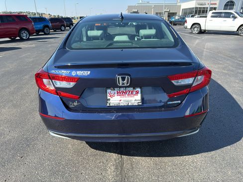 Used 2018 Honda Accord EX image 6
