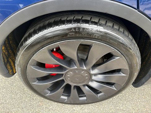 Used 2023 Tesla Model Y Performance AWD/4WD image 32