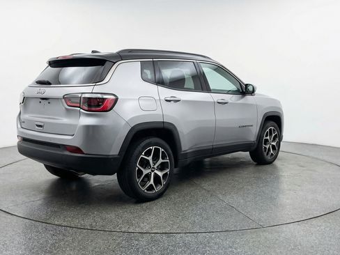 Used 2025 Jeep Compass Limited AWD/4WD image 9