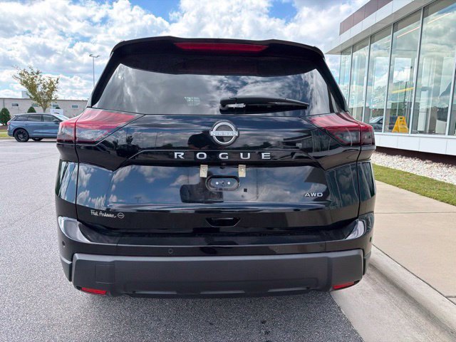 Used 2025 Nissan Rogue S AWD/4WD image 4