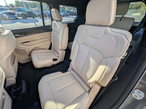 New 2025 Jeep Grand Cherokee L Limited image 16