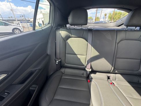 Used 2025 Buick Envista Sport Touring image 37