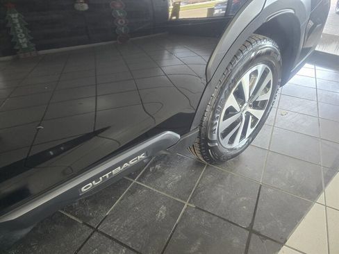 Used 2023 Subaru Outback Premium image 28