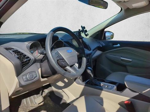 Used 2019 Ford Escape SEL image 11