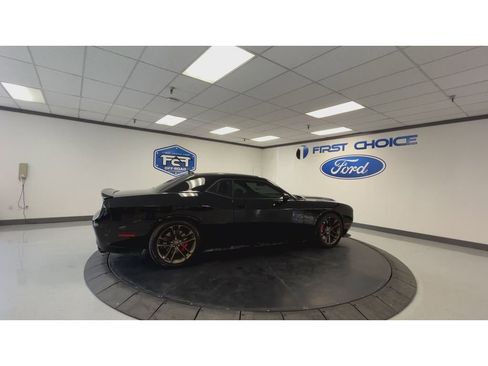 Used 2021 Dodge Challenger SRT Hellcat w/ Plus Package image 2