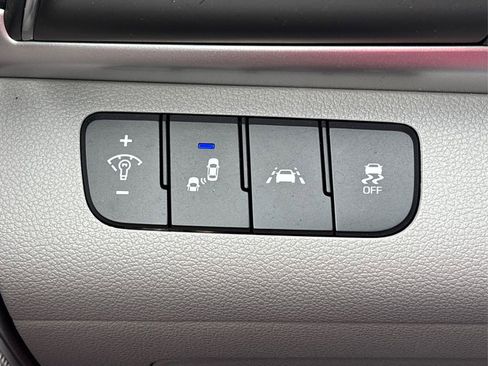 Used 2019 Hyundai Elantra SEL image 32