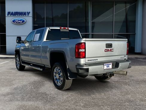 Used 2017 GMC Sierra 2500 Denali w/ Duramax Plus Package image 4