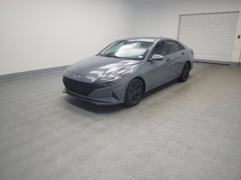 Used 2021 Hyundai Elantra SEL FWD image 2