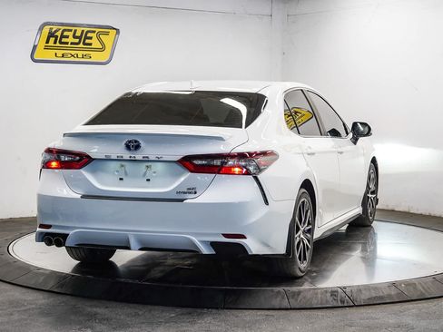 Used 2024 Toyota Camry SE w/ Audio Upgrade Package FWD image 4