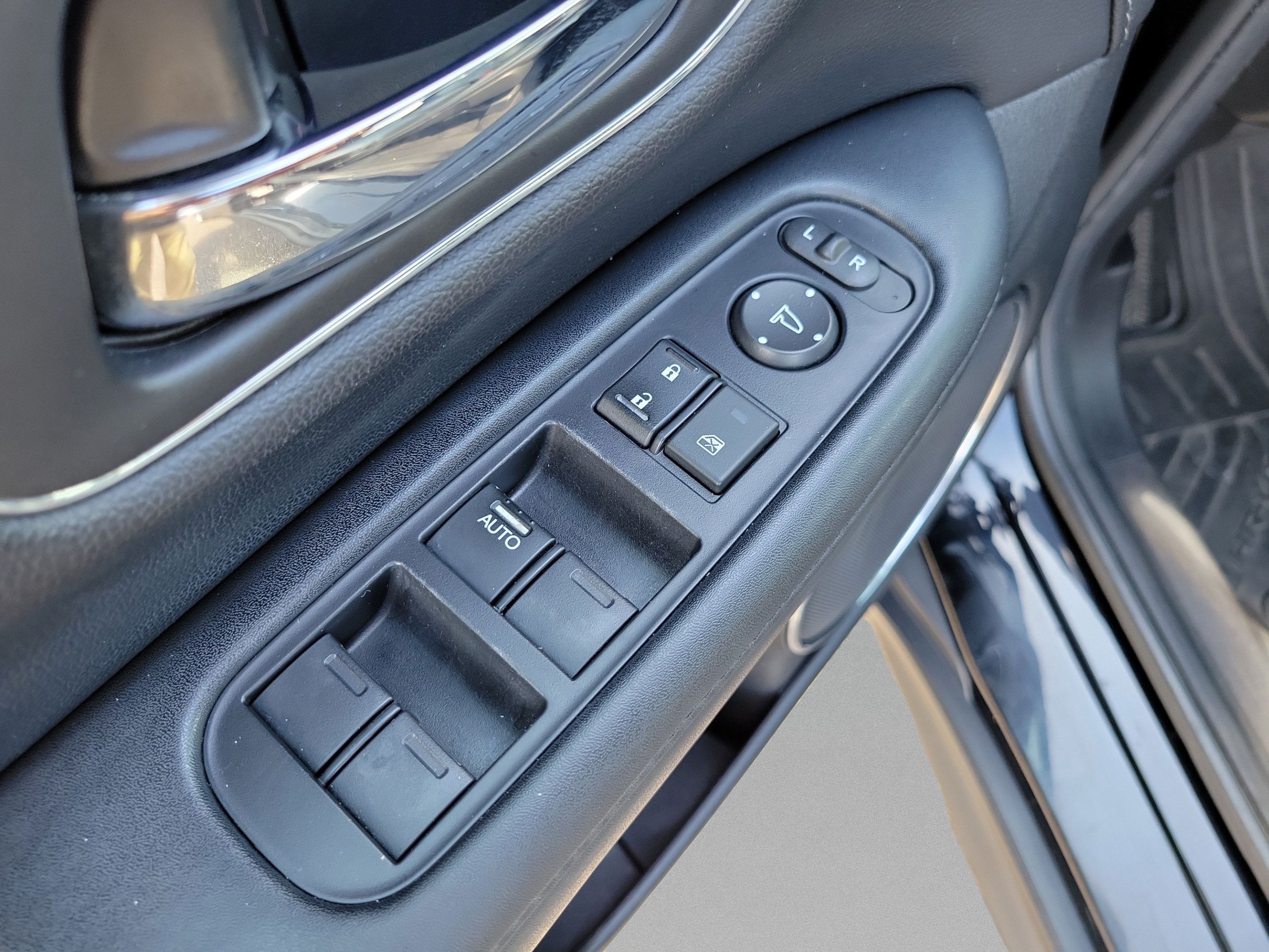Used 2016 Honda HR-V EX-L image 23