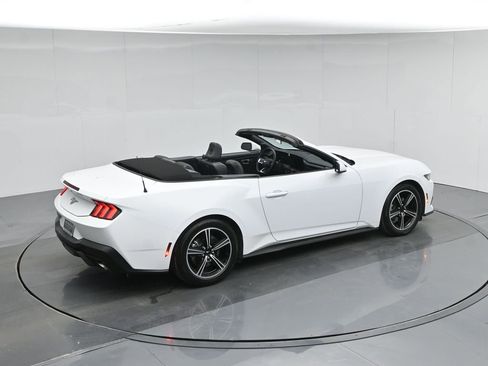 Used 2024 Ford Mustang Convertible image 41