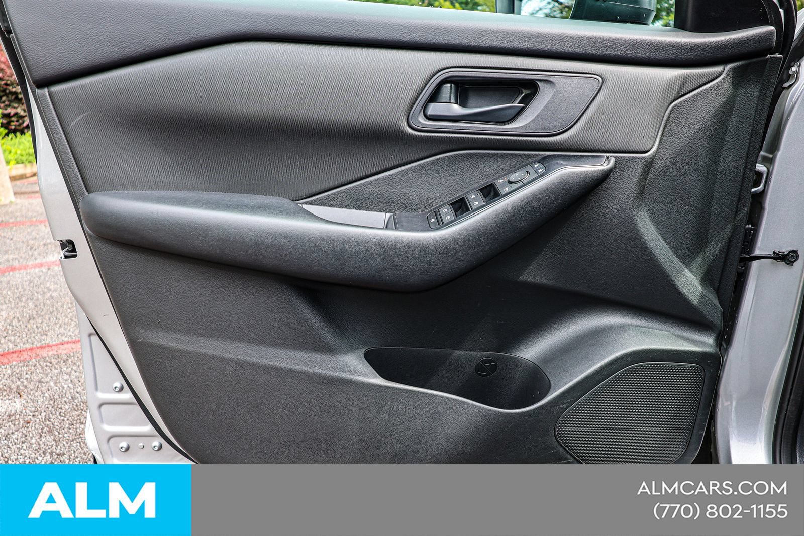 Used 2024 Nissan Rogue S FWD image 38