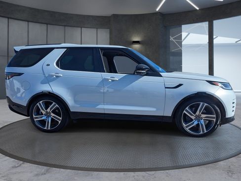 Used 2023 Land Rover Discovery HSE R-Dynamic image 7