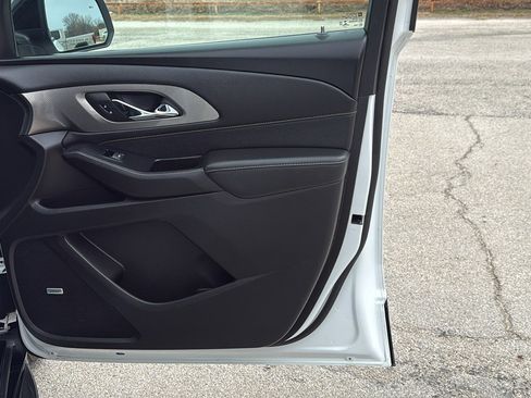 Used 2023 Chevrolet Traverse Premier w/ Redline Edition image 28