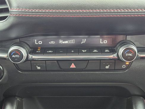 Used 2024 MAZDA MAZDA3 s image 21