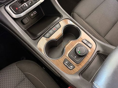 Used 2023 GMC Acadia SLE w/ Driver Convenience Package FWD image 26