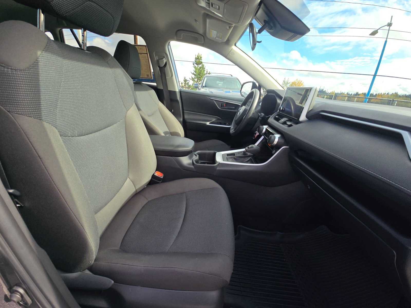 Used 2024 Toyota RAV4 LE AWD/4WD image 11