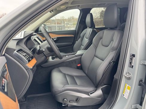 Certified 2024 Volvo XC90 T8 Plus w/ Protection Package Premier image 30