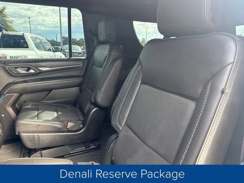 Used 2023 GMC Yukon XL Denali w/ Denali Reserve Package RWD image 28