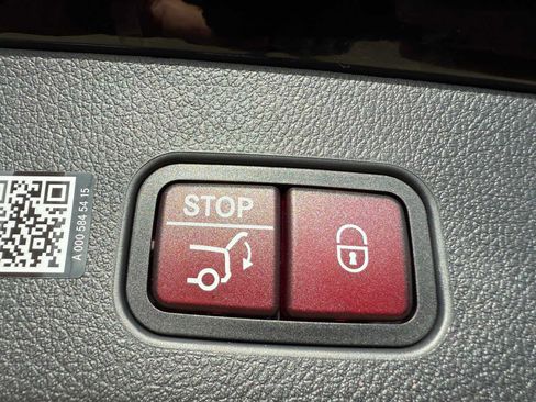 Used 2026 Mercedes-Benz GLC 300 4MATIC image 27