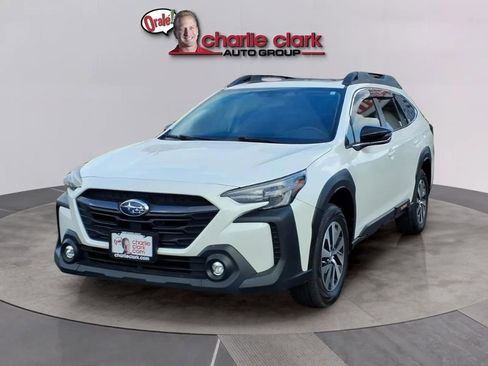 Used 2024 Subaru Outback Premium AWD/4WD image 1