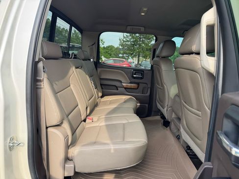 Used 2015 GMC Sierra 1500 SLT w/ SLT Preferred Package AWD/4WD image 16