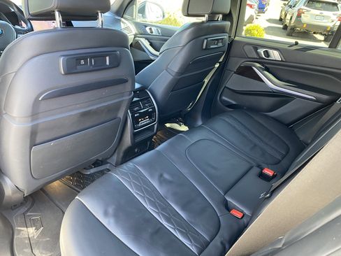 Used 2019 BMW X5 xDrive50i w/ Executive Package image 19
